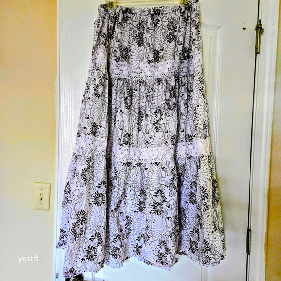 CP Shades White Brown Floral crochet Maxi Skirt S Rare - Picture 8 of 8